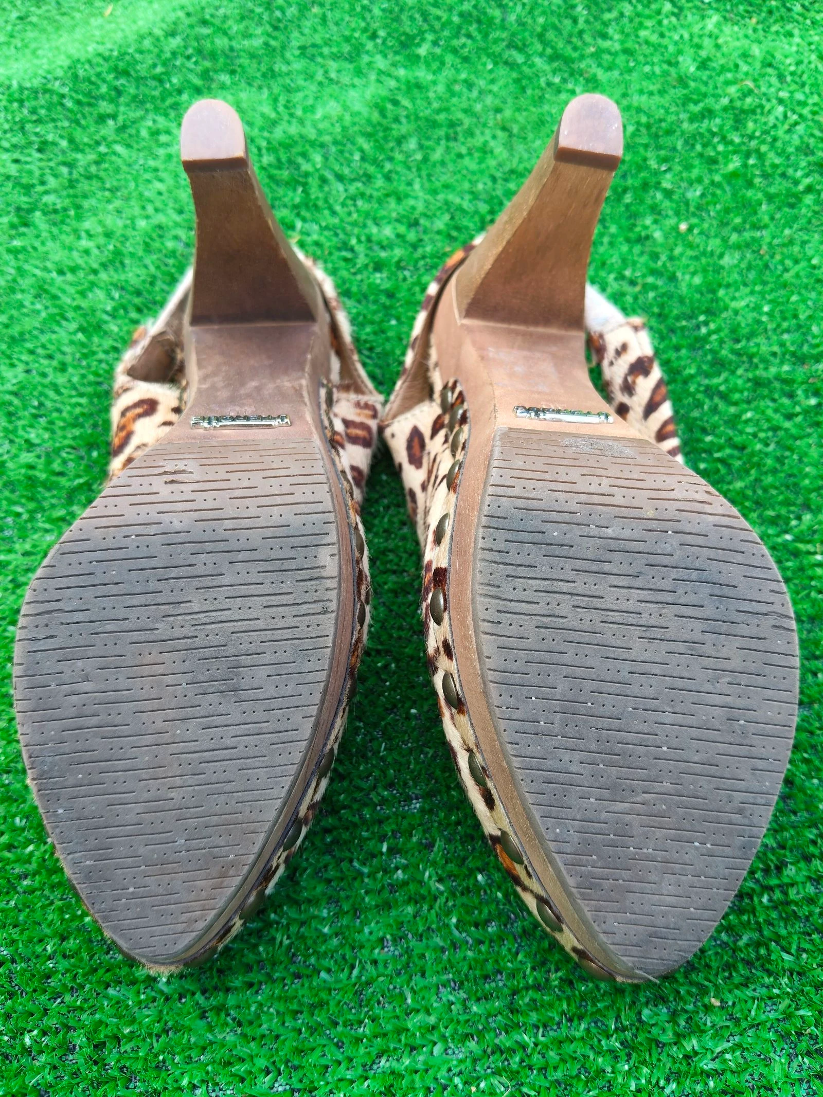 Uterque-Klompen met platform en houten hak met noppen en hak van 10 cm – photo 8